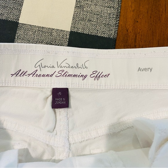 Gloria Vanderbilt Avery Bermuda Shorts 6 - Picture 5 of 6